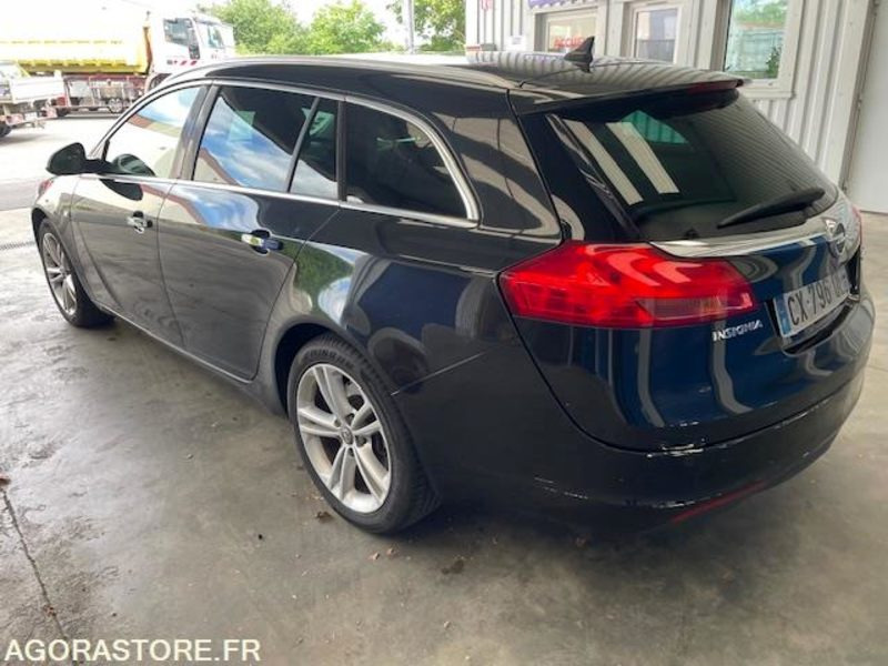 INSIGNIA SPORT TOURER COSMO PAXK 2.0 CDTI 160cv - 08/2013 - 119000 KM - 旅行车:图2 INSIGNIA SPORT TOURER COSMO PAXK 2.0 CDTI 160cv - 08/2013 - 119000 KM - 旅行车:图2