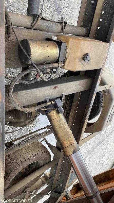 IVECO 35S12 HPI - 278132 KM - 翻斗货车:图4 IVECO 35S12 HPI - 278132 KM - 翻斗货车:图4