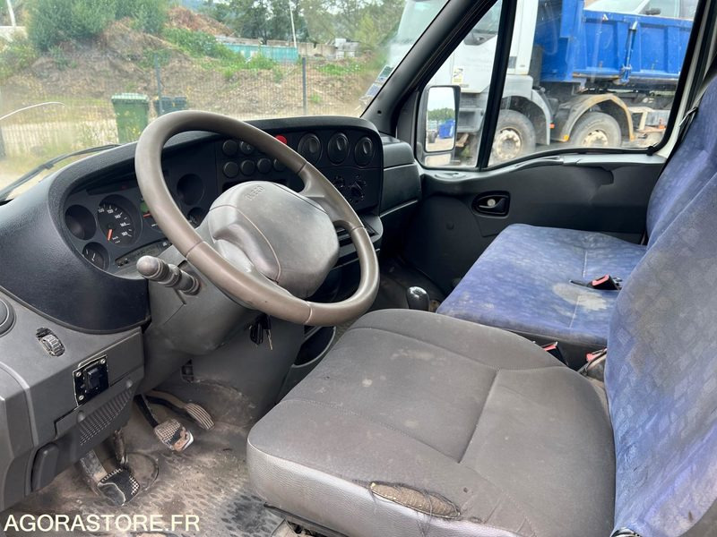 IVECO BENNE 35C12 - 翻斗货车:图4 IVECO BENNE 35C12 - 翻斗货车:图4