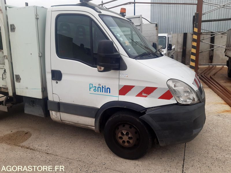 IVECO BENNE DANS L'ETAT - 翻斗货车:图2 IVECO BENNE DANS L'ETAT - 翻斗货车:图2