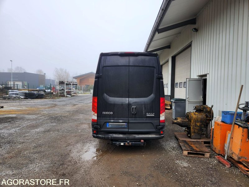 IVECO DAILY 35C21- 2017 / 170000 KM - 无侧窗厢式货车:图4 IVECO DAILY 35C21- 2017 / 170000 KM - 无侧窗厢式货车:图4