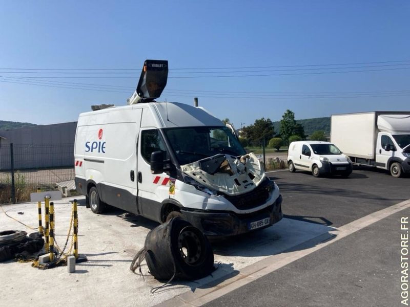 IVECO DAILY 50C18 NACELLE VERSALIFT - 小型货车:图3 IVECO DAILY 50C18 NACELLE VERSALIFT - 小型货车:图3