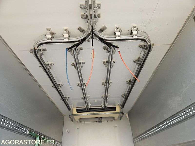 IVECO DAILY 72C21 PORTE VIANDE FRIGORIFIQUE - 2017 - 360 000KM - 卡车:图5 IVECO DAILY 72C21 PORTE VIANDE FRIGORIFIQUE - 2017 - 360 000KM - 卡车:图5