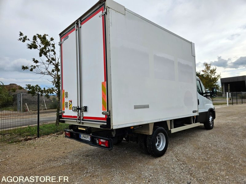 IVECO DAILY 72C21 PORTE VIANDE FRIGORIFIQUE - 2017 - 360 000KM - 卡车:图2 IVECO DAILY 72C21 PORTE VIANDE FRIGORIFIQUE - 2017 - 360 000KM - 卡车:图2
