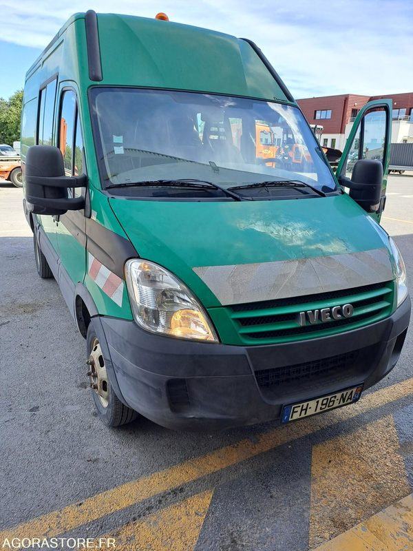 IVECO Daily 35C12 - 2008 - 168450 KM - P1507313 - 无侧窗厢式货车:图1 IVECO Daily 35C12 - 2008 - 168450 KM - P1507313 - 无侧窗厢式货车:图1