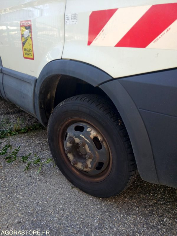 Iveco AB-141-NC - 道路清扫机:图4 Iveco AB-141-NC - 道路清扫机:图4