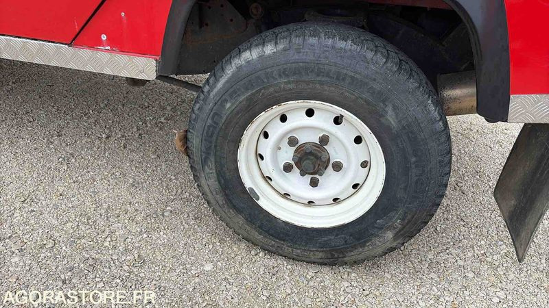 LAND ROVER DÉFENDER 110 CC - 123 683 Kms - 2001 - 6620 XE 74 - 越野车:图5 LAND ROVER DÉFENDER 110 CC - 123 683 Kms - 2001 - 6620 XE 74 - 越野车:图5