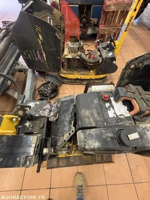 LOT DE 2 PLAQUES BOMAG BPR 60/65D/E ET BPR45/55D 2019 ET 2022 - 振动板:图3 LOT DE 2 PLAQUES BOMAG BPR 60/65D/E ET BPR45/55D 2019 ET 2022 - 振动板:图3