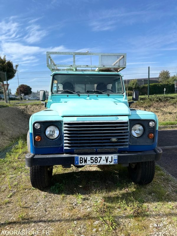Land Rover Defender BW-587-VJ Mini Combiné Export Exclusivement - 皮卡车:图4 Land Rover Defender BW-587-VJ Mini Combiné Export Exclusivement - 皮卡车:图4