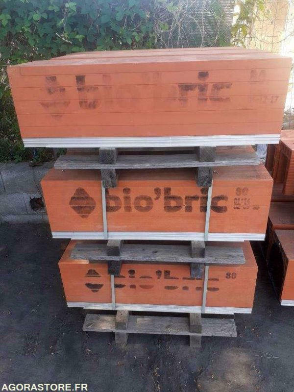Lot de 12 coffres caisson de volet roulant tunnel préfabriqué BIO'BRIC - 工具/ 设备:图1 Lot de 12 coffres caisson de volet roulant tunnel préfabriqué BIO'BRIC - 工具/ 设备:图1