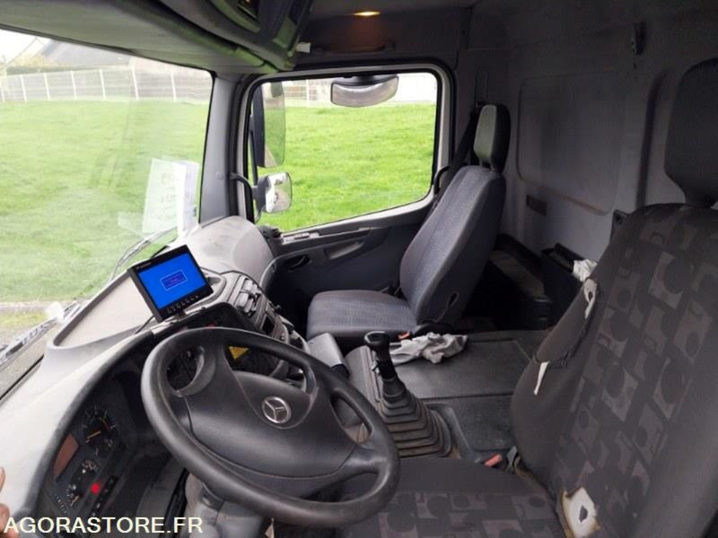MERCEDES AXOR 1828N - 2002 / 578 610 KM - 驾驶室底盘卡车:图4 MERCEDES AXOR 1828N - 2002 / 578 610 KM - 驾驶室底盘卡车:图4