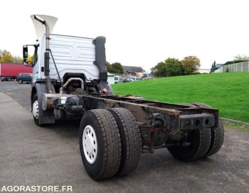 MERCEDES AXOR 1828N - 2002 / 578 610 KM - 驾驶室底盘卡车:图3 MERCEDES AXOR 1828N - 2002 / 578 610 KM - 驾驶室底盘卡车:图3