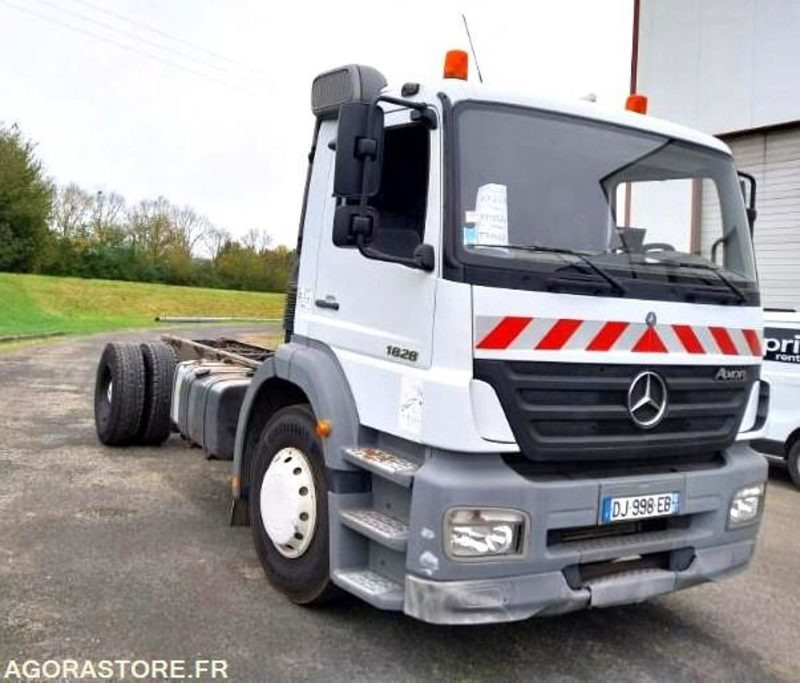 MERCEDES AXOR 1828N - 2002 / 578 610 KM - 驾驶室底盘卡车:图2 MERCEDES AXOR 1828N - 2002 / 578 610 KM - 驾驶室底盘卡车:图2