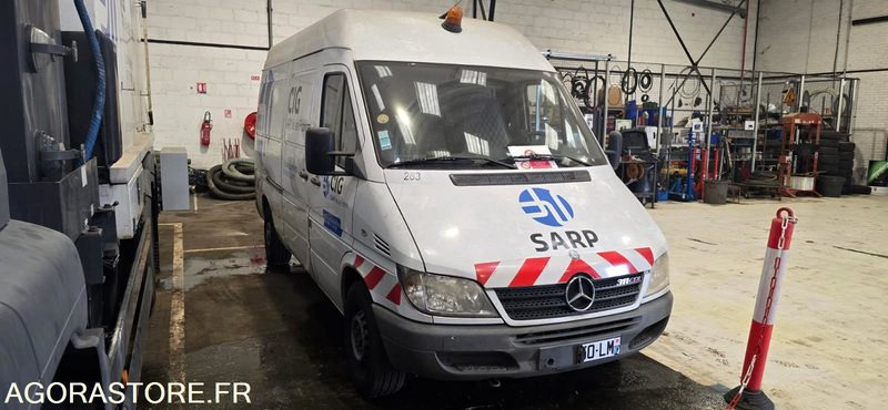 MERCEDES Sprinter fourgon 2006 175000Km Roulant sans CT PRO UNIQUEMENT - 无侧窗厢式货车:图1 MERCEDES Sprinter fourgon 2006 175000Km Roulant sans CT PRO UNIQUEMENT - 无侧窗厢式货车:图1