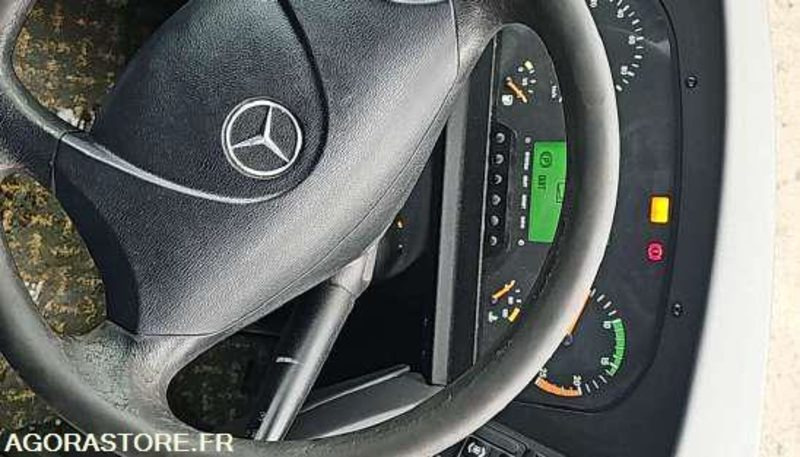 MERCEDES TOURISMO - BL273GX - 2011 - 1 039 589 KMS - 长途客车:图3 MERCEDES TOURISMO - BL273GX - 2011 - 1 039 589 KMS - 长途客车:图3