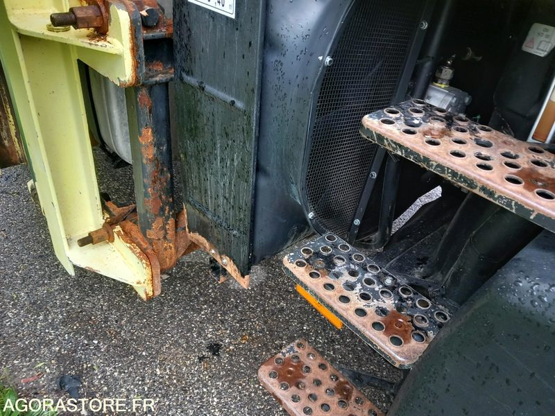 MERCEDES UNIMOG 4X4 4RD AVEC SALEUSE ET AILERONS KU0105 SL0307 AB0107 AB0107 - 除雪车:图4 MERCEDES UNIMOG 4X4 4RD AVEC SALEUSE ET AILERONS KU0105 SL0307 AB0107 AB0107 - 除雪车:图4