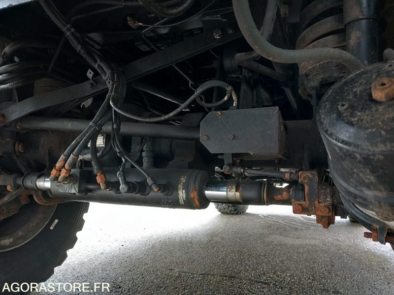 MERCEDES UNIMOG 4X4 4RD AVEC SALEUSE ET AILERONS KU0105 SL0307 AB0107 AB0107 - 除雪车:图5 MERCEDES UNIMOG 4X4 4RD AVEC SALEUSE ET AILERONS KU0105 SL0307 AB0107 AB0107 - 除雪车:图5