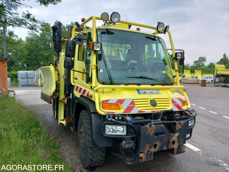 MERCEDES UNIMOG 4X4 4RD AVEC SALEUSE ET AILERONS KU0105 SL0307 AB0107 AB0107 - 除雪车:图1 MERCEDES UNIMOG 4X4 4RD AVEC SALEUSE ET AILERONS KU0105 SL0307 AB0107 AB0107 - 除雪车:图1