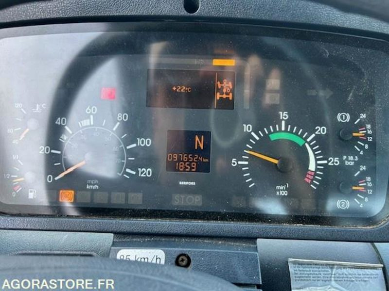 MERCEDES UNIMOG U300C VERSION COMMUNALE 2000 97652 KM - 市政/ 专用车辆:图3 MERCEDES UNIMOG U300C VERSION COMMUNALE 2000 97652 KM - 市政/ 专用车辆:图3