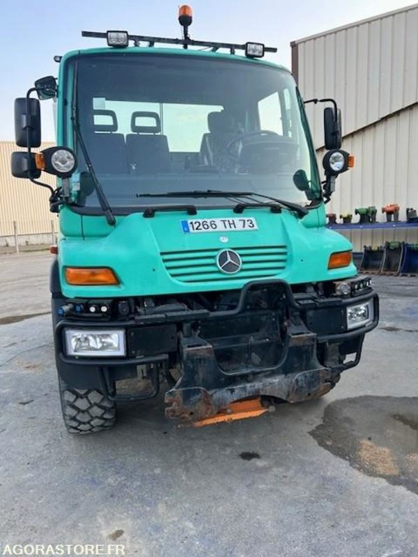 MERCEDES UNIMOG U300C VERSION COMMUNALE 2000 97652 KM - 卡车:图1 MERCEDES UNIMOG U300C VERSION COMMUNALE 2000 97652 KM - 卡车:图1