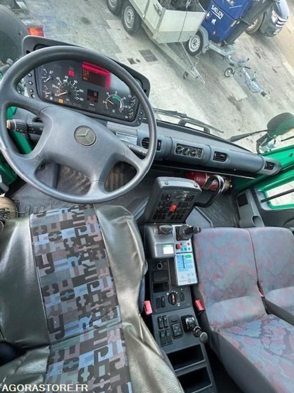 MERCEDES UNIMOG U300C VERSION COMMUNALE 2000 97652 KM - 卡车:图4 MERCEDES UNIMOG U300C VERSION COMMUNALE 2000 97652 KM - 卡车:图4