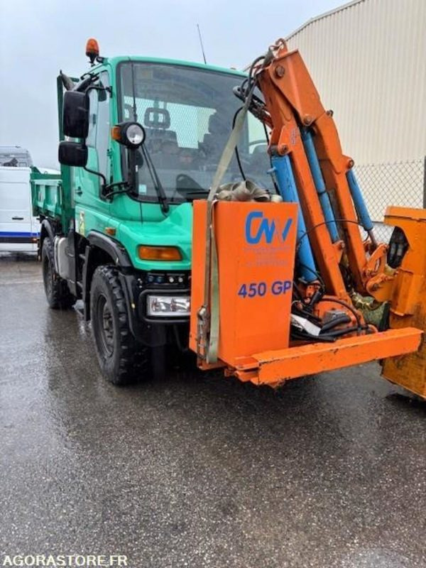MERCEDES UNIMOG U300C VERSION COMMUNALE 2003 38210 KM + EPAREUSE CMV 450GP - 卡车:图1 MERCEDES UNIMOG U300C VERSION COMMUNALE 2003 38210 KM + EPAREUSE CMV 450GP - 卡车:图1