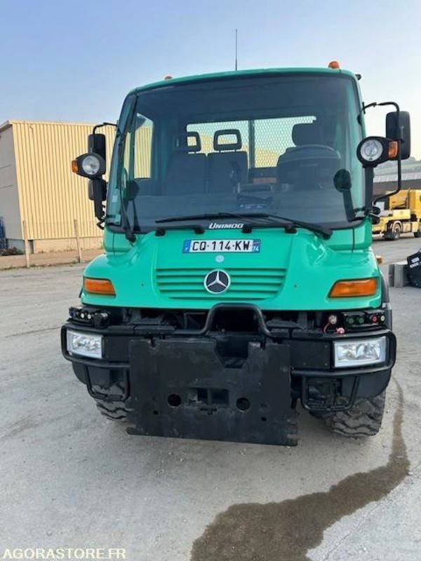 MERCEDES UNIMOG U300C VERSION COMMUNALE 2003 38210 KM + EPAREUSE CMV 450GP - 卡车:图5 MERCEDES UNIMOG U300C VERSION COMMUNALE 2003 38210 KM + EPAREUSE CMV 450GP - 卡车:图5
