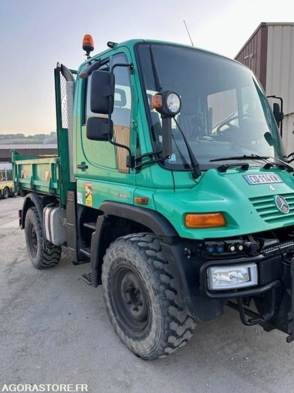 MERCEDES UNIMOG U300C VERSION COMMUNALE 2003 38210 KM + EPAREUSE CMV 450GP - 卡车:图4 MERCEDES UNIMOG U300C VERSION COMMUNALE 2003 38210 KM + EPAREUSE CMV 450GP - 卡车:图4