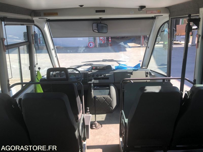 MINI-BUS MERCEDES VARIO - 127178 kms - 2000 - 小型巴士, 小型客车:图4 MINI-BUS MERCEDES VARIO - 127178 kms - 2000 - 小型巴士, 小型客车:图4