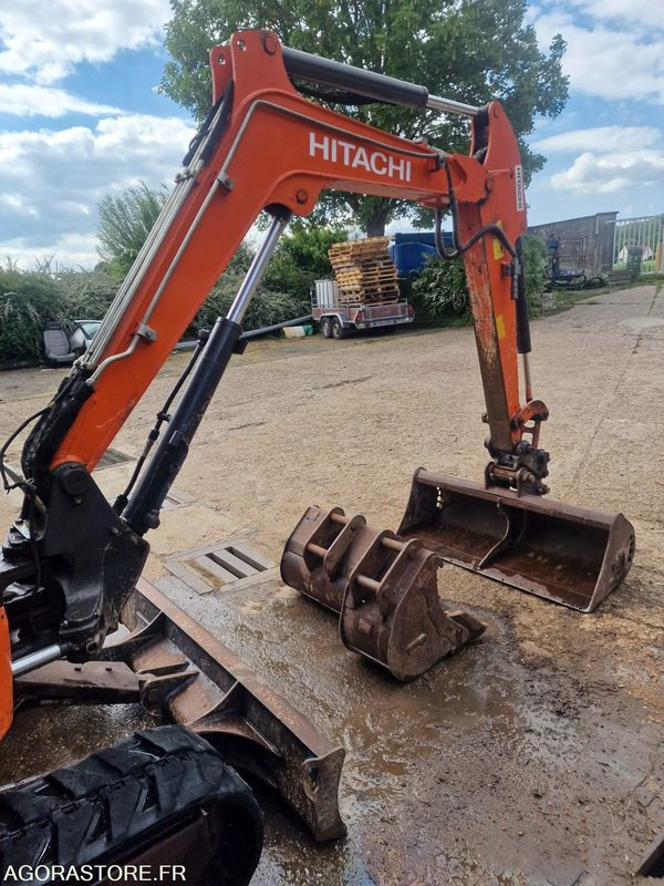 MINI PELLE HYDRAULIQUE SUR CHENILLES CAOUTCHOUC HITACHI ZX26U DIESEL 19.7CV 2017 - 小型挖掘机:图1 MINI PELLE HYDRAULIQUE SUR CHENILLES CAOUTCHOUC HITACHI ZX26U DIESEL 19.7CV 2017 - 小型挖掘机:图1