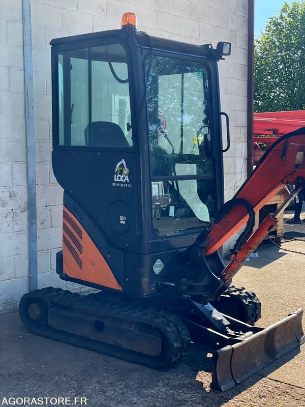 MINI-PELLE SUR CHENILLE CAOUTCHOUC HITACHI ZX17U-2 15CV 1.9T AVEC 3 GODETS - 挖掘机:图4 MINI-PELLE SUR CHENILLE CAOUTCHOUC HITACHI ZX17U-2 15CV 1.9T AVEC 3 GODETS - 挖掘机:图4