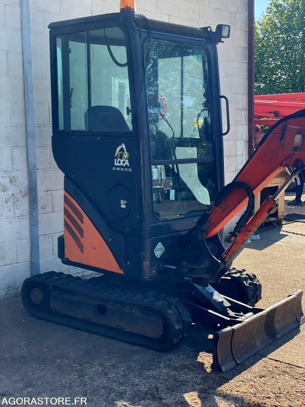 MINI-PELLE SUR CHENILLE CAOUTCHOUC HITACHI ZX17U-2 15CV 1.9T AVEC 3 GODETS - 挖掘机:图3 MINI-PELLE SUR CHENILLE CAOUTCHOUC HITACHI ZX17U-2 15CV 1.9T AVEC 3 GODETS - 挖掘机:图3