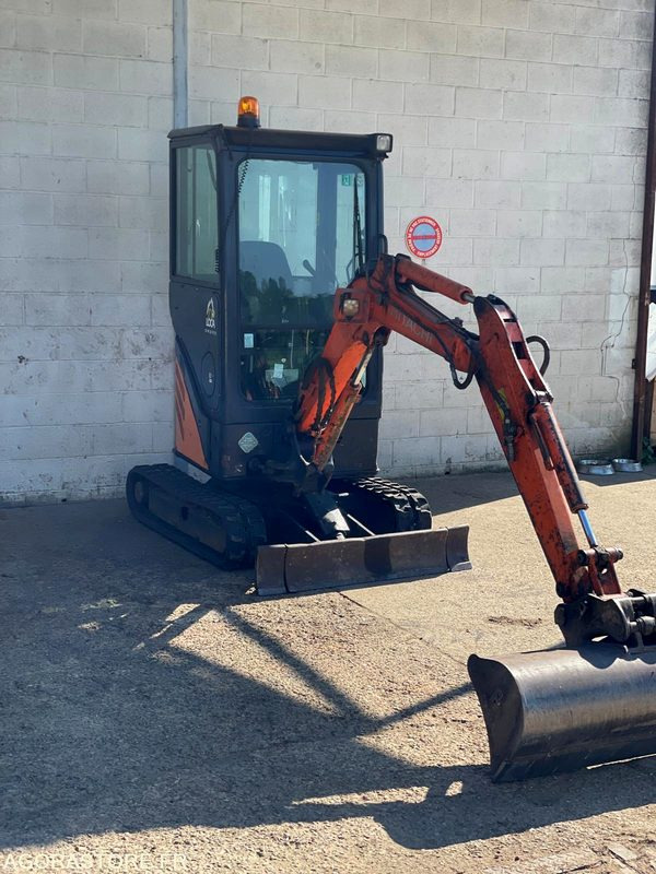 MINI-PELLE SUR CHENILLE CAOUTCHOUC HITACHI ZX17U-2 15CV 1.9T AVEC 3 GODETS - 挖掘机:图2 MINI-PELLE SUR CHENILLE CAOUTCHOUC HITACHI ZX17U-2 15CV 1.9T AVEC 3 GODETS - 挖掘机:图2
