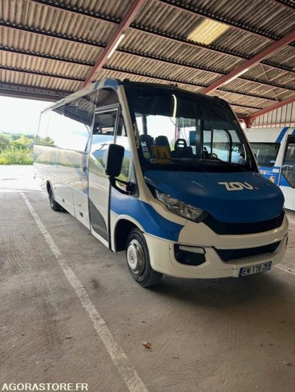 MINICARS IVECO BUS DAILY TOURYS 25396 MEC 2017 KM 277000 EN-178-ZE - 小型巴士, 小型客车:图2 MINICARS IVECO BUS DAILY TOURYS 25396 MEC 2017 KM 277000 EN-178-ZE - 小型巴士, 小型客车:图2
