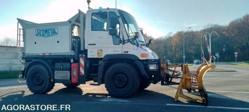 Mercedes UNIMOG U300 2011 24300 kms avec lame de déneigement + saleuse - 除雪车:图3 Mercedes UNIMOG U300 2011 24300 kms avec lame de déneigement + saleuse - 除雪车:图3