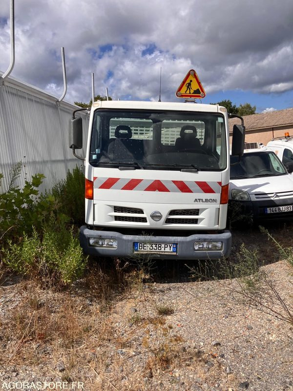 NISSAN CABSTAR BENNE / NON ROULANT - 翻斗货车:图1 NISSAN CABSTAR BENNE / NON ROULANT - 翻斗货车:图1