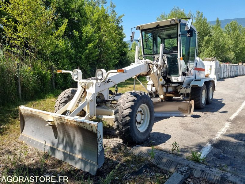 NIVELEUSE - NEW HOLLAND F106.7 - 2014 / 6195 Heures (M47110) - 平路机:图2 NIVELEUSE - NEW HOLLAND F106.7 - 2014 / 6195 Heures (M47110) - 平路机:图2