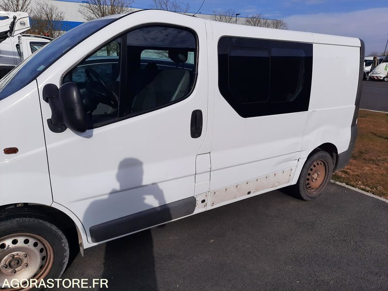 OPEL VIVARO - 2011 - 112 800KM - 无侧窗厢式货车:图3 OPEL VIVARO - 2011 - 112 800KM - 无侧窗厢式货车:图3