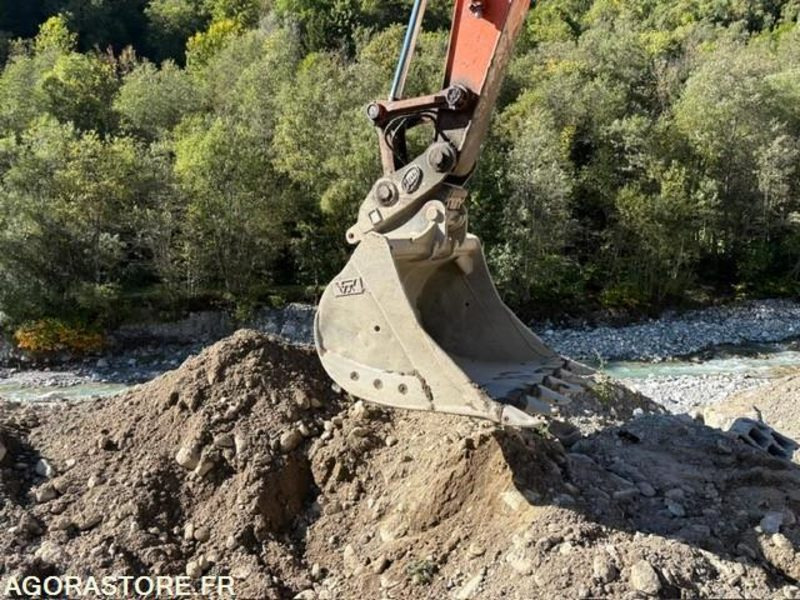 PELLE A CHENILLE ACIER HITACHI ZX130LCN-5B - 挖掘机:图3 PELLE A CHENILLE ACIER HITACHI ZX130LCN-5B - 挖掘机:图3