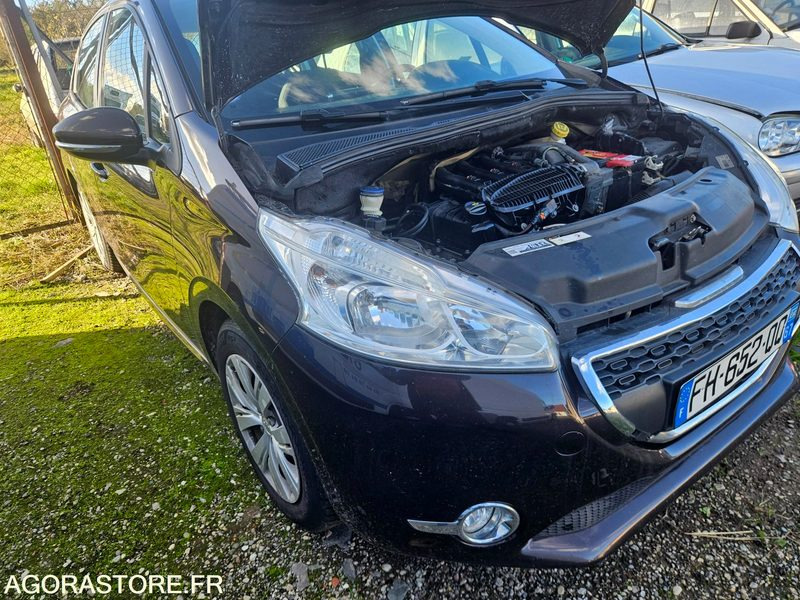 PEUGEOT 208 1.2 PURETECH 82CV - 汽车:图3 PEUGEOT 208 1.2 PURETECH 82CV - 汽车:图3