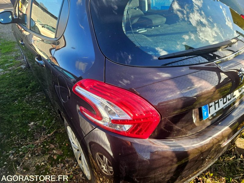 PEUGEOT 208 1.2 PURETECH 82CV - 汽车:图1 PEUGEOT 208 1.2 PURETECH 82CV - 汽车:图1