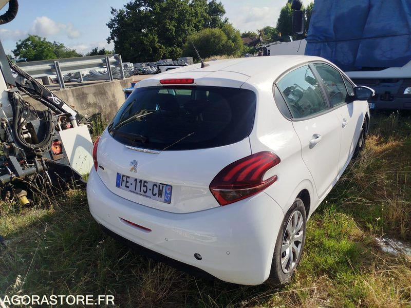 PEUGEOT 208 - 2019 - 232606 KM - 汽车:图3 PEUGEOT 208 - 2019 - 232606 KM - 汽车:图3