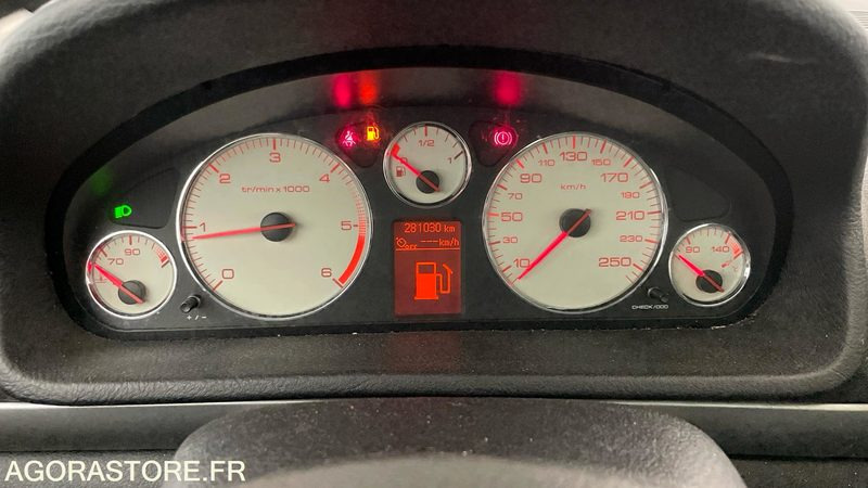 PEUGEOT 407 SW BUSINESS '1.6 HDtI - 2010 - 284670km - 紧凑型面包车:图5 PEUGEOT 407 SW BUSINESS '1.6 HDtI - 2010 - 284670km - 紧凑型面包车:图5