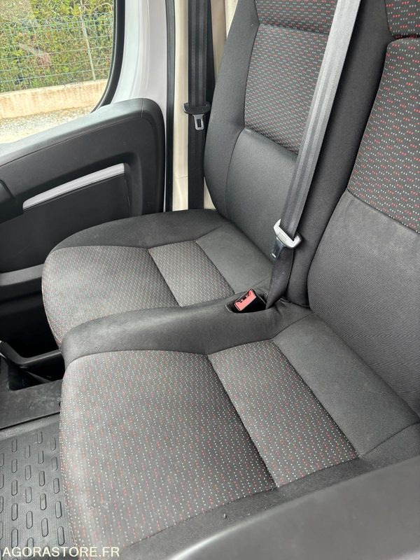 PEUGEOT BOXER 2.2 HDI - 2021 - 45 666 KMS - 无侧窗厢式货车:图4 PEUGEOT BOXER 2.2 HDI - 2021 - 45 666 KMS - 无侧窗厢式货车:图4