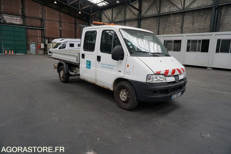 PEUGEOT BOXER PLATEAU DOUBLE CABINE - 翻斗货车:图2 PEUGEOT BOXER PLATEAU DOUBLE CABINE - 翻斗货车:图2
