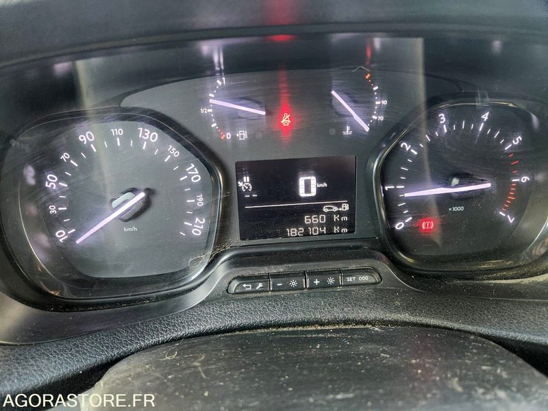 PEUGEOT EXPERT 1.5 BLUEHDI 120 - 2021 - 182104 km - 无侧窗厢式货车:图3 PEUGEOT EXPERT 1.5 BLUEHDI 120 - 2021 - 182104 km - 无侧窗厢式货车:图3
