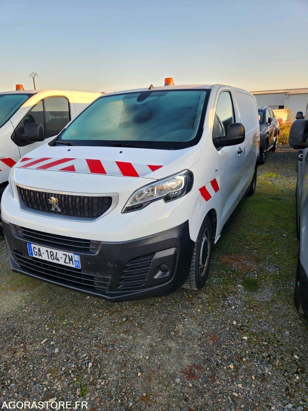 PEUGEOT EXPERT 1.5 BLUEHDI 120 - 2021 - 182104 km - 无侧窗厢式货车:图2 PEUGEOT EXPERT 1.5 BLUEHDI 120 - 2021 - 182104 km - 无侧窗厢式货车:图2