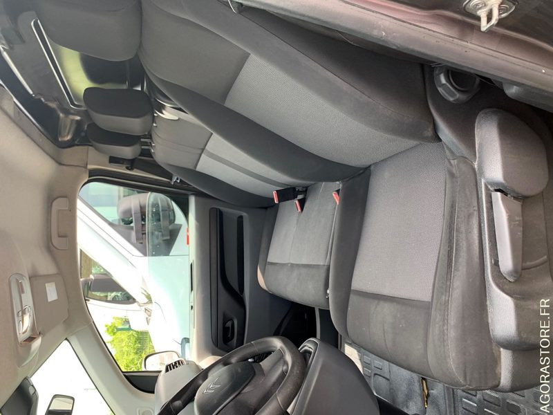 PEUGEOT EXPERT 1.6 BLUEHDI 115CH - 2017 - 120 000km PRIX TTC TVA NON RECUPERABLE - 紧凑型面包车:图5 PEUGEOT EXPERT 1.6 BLUEHDI 115CH - 2017 - 120 000km PRIX TTC TVA NON RECUPERABLE - 紧凑型面包车:图5
