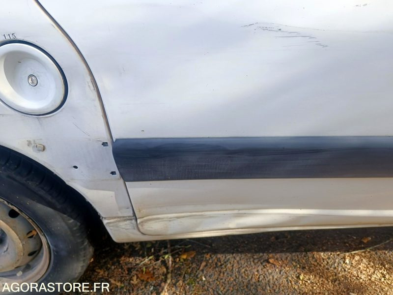PEUGEOT PARTNER - 2006 - 223 941 km - 紧凑型面包车:图5 PEUGEOT PARTNER - 2006 - 223 941 km - 紧凑型面包车:图5