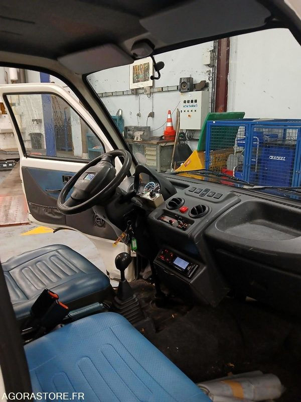 PIAGGIO PORTER BENNE - 翻斗货车:图5 PIAGGIO PORTER BENNE - 翻斗货车:图5